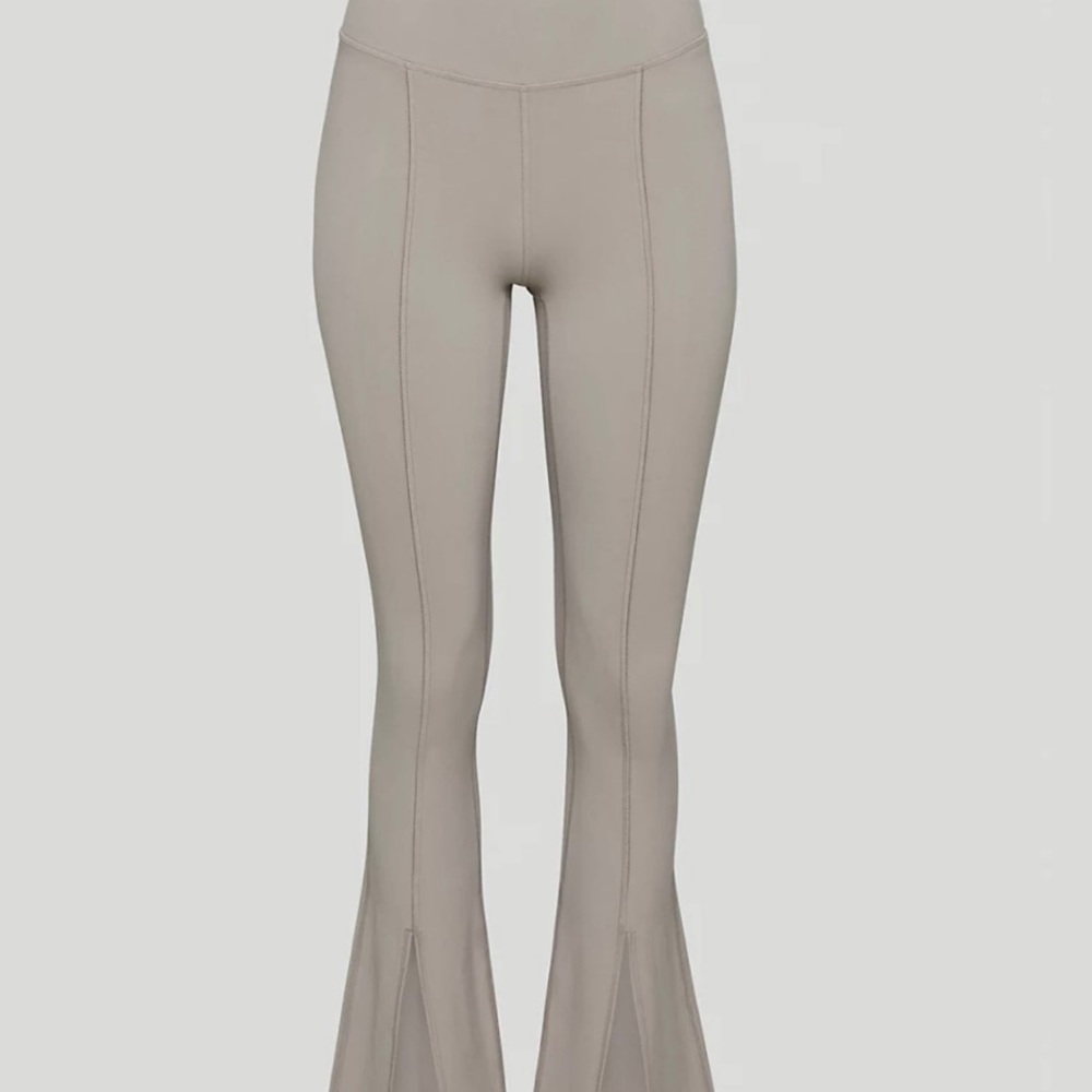 Aritzia TnaBUTTER Split Hi-rise Long Leggings ❌SOLD❌